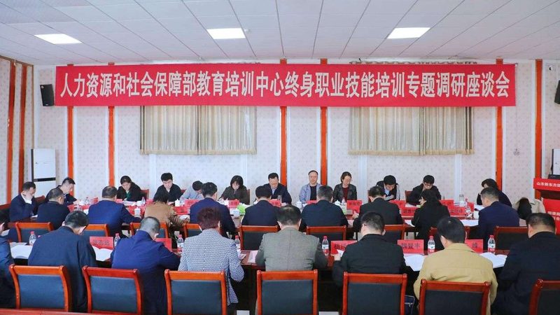 在翻译过程中，要注意语言规范，避免出现中式英语。以下是一些常见的中式英语表达：